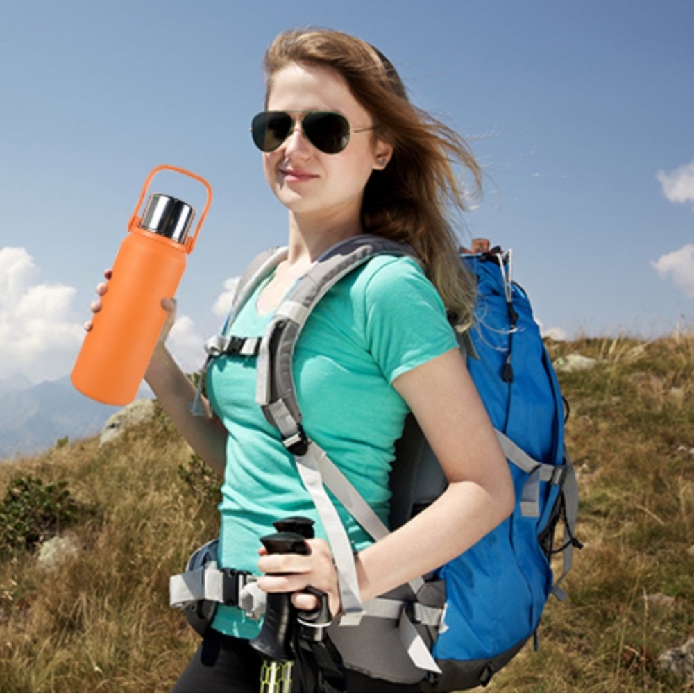 MIZU - White and Blue Minimalist Water Bottle